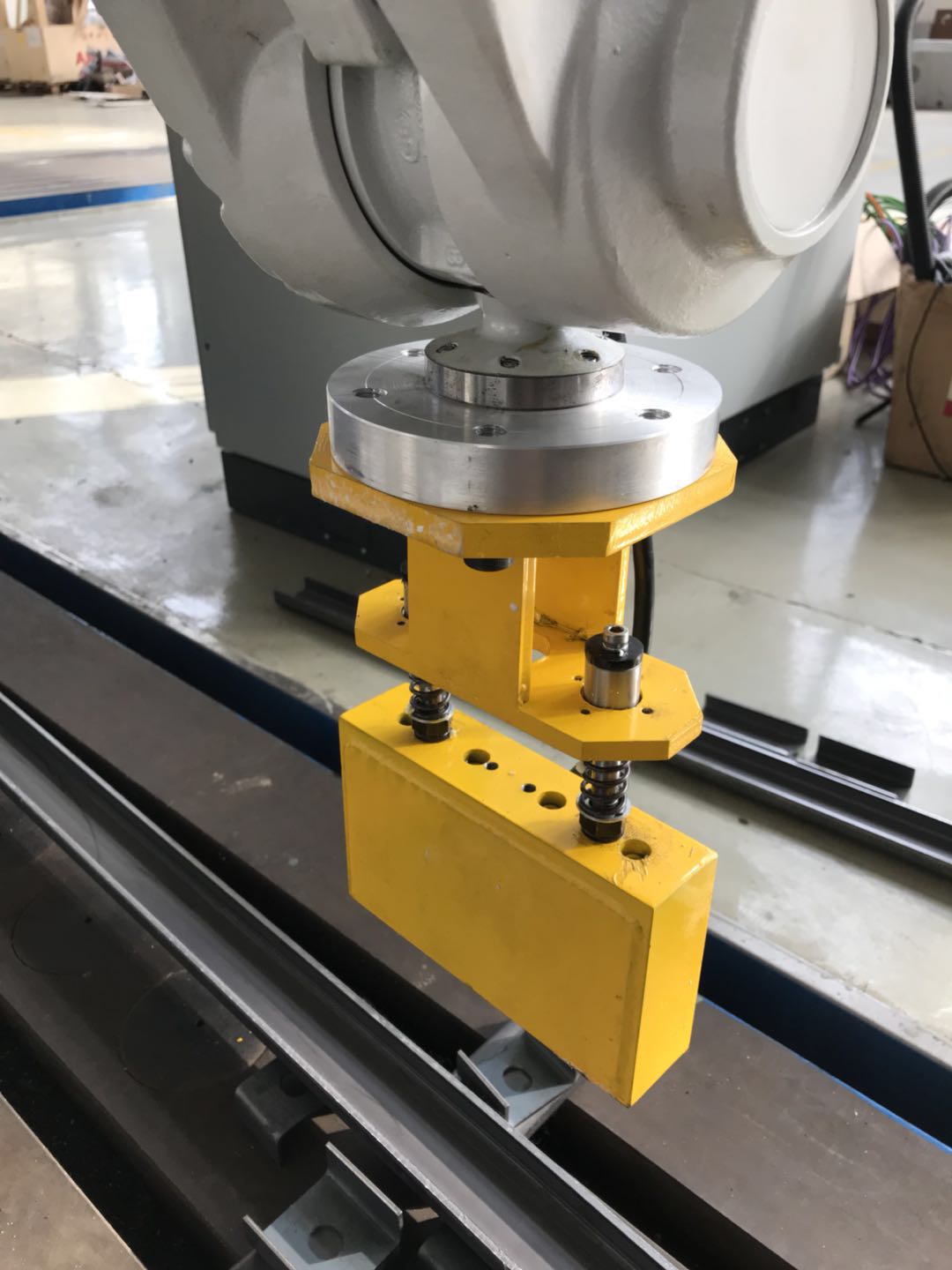 千豪磁電機械手夾具,機械手吸盤,自動化夾具,電永磁夾具 千豪磁電機械手夾具,機械手吸盤,自動化夾具,電永磁夾具